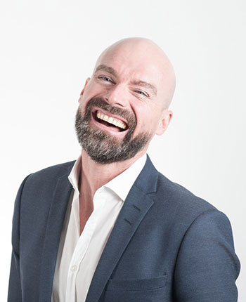 How to shave your head properly - Modena Hair Institute How to shave your head properly - Modena Hair Institute